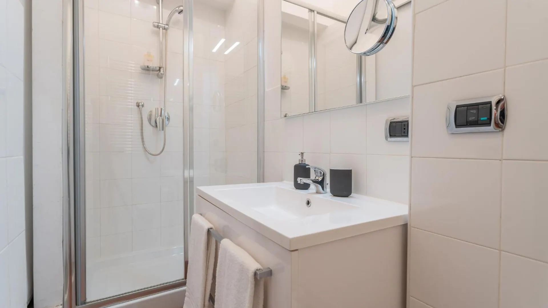 Apartment Pgrhome Boschetto Rome Italy